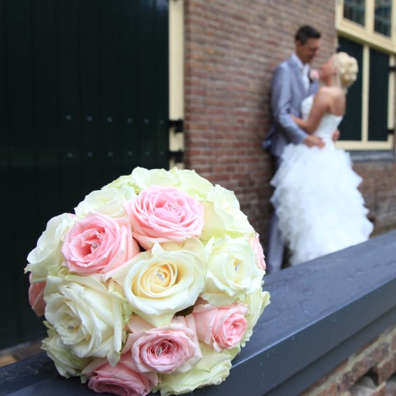 Bruidsboeket | Locatiebloemwerk | corsages | trouwboog | prieeltje