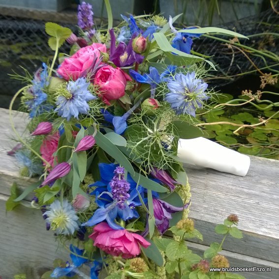 Bruidsboeket | Locatiebloemwerk | corsages | trouwboog | prieeltje