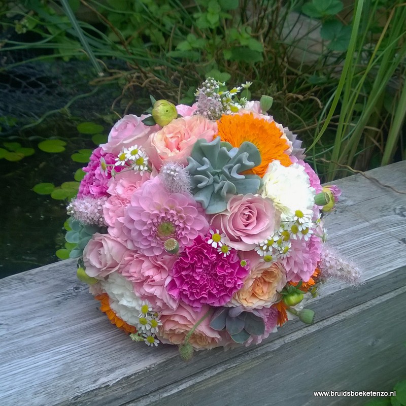 Bruidsboeket | Locatiebloemwerk | corsages | trouwboog | prieeltje