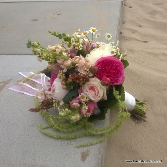 Bruidsboeket | Locatiebloemwerk | corsages | trouwboog | prieeltje