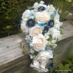 bruidsboeket zijden druppel creme blauw rozen hortensia korenbloem bruidsboeket zijden druppel creme blauw rozen hortensia korenbloem