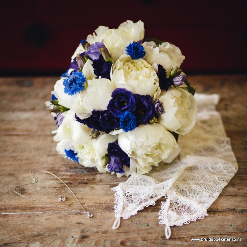 Bruidsboeket | Locatiebloemwerk | corsages | trouwboog | prieeltje